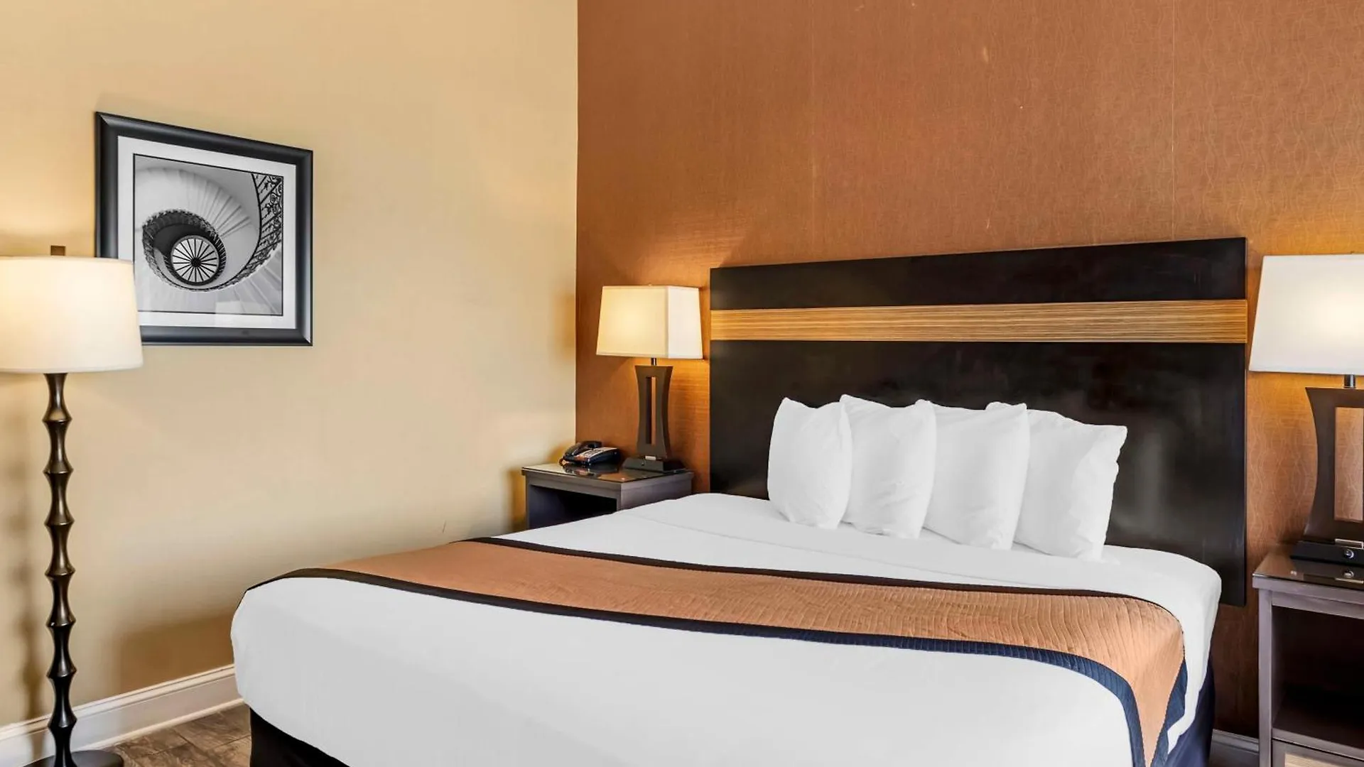 Hotel Best Western Plus Newark Airport West 3*,